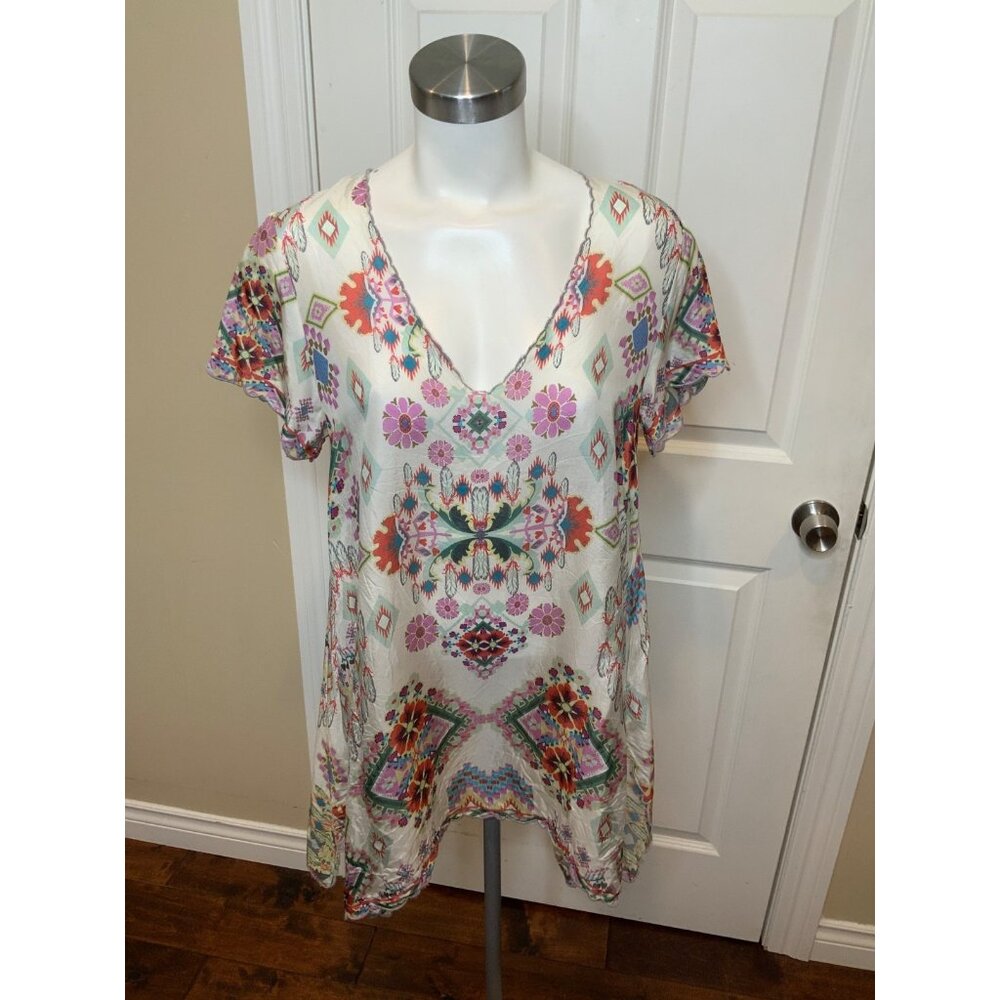 Johnny Was White 100% Silk Floral Feathers Print Tunic Top, Size XS